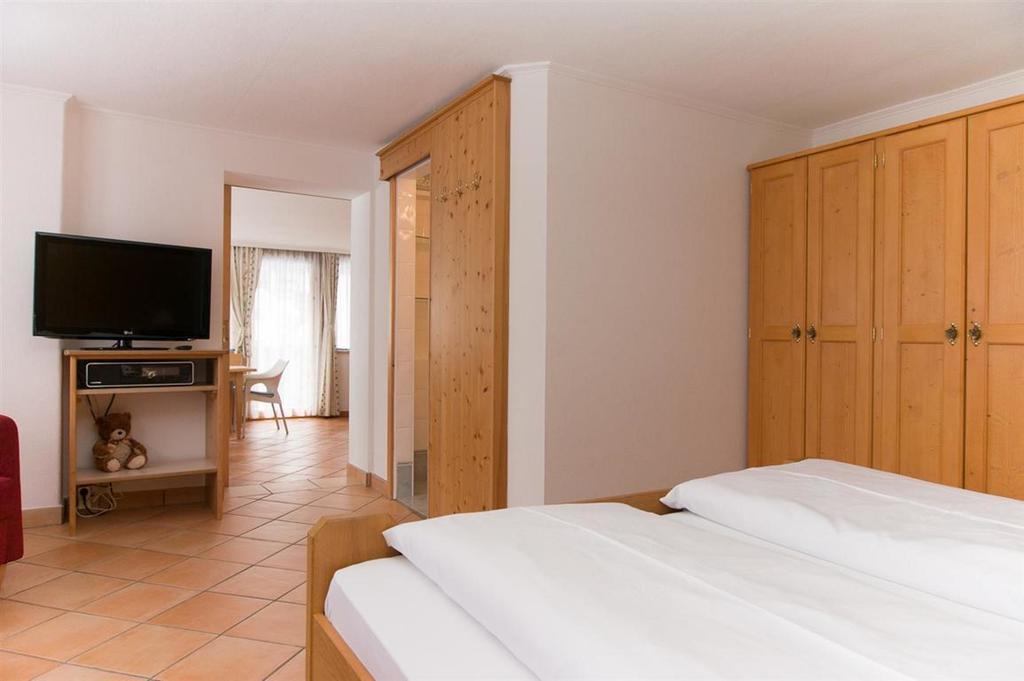 Haus Angela Hotel Sankt Jakob in Defereggen Quarto foto