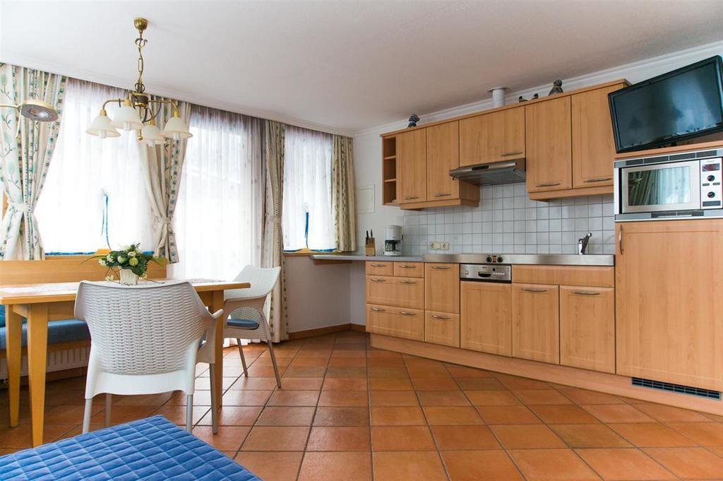 Haus Angela Hotel Sankt Jakob in Defereggen Quarto foto